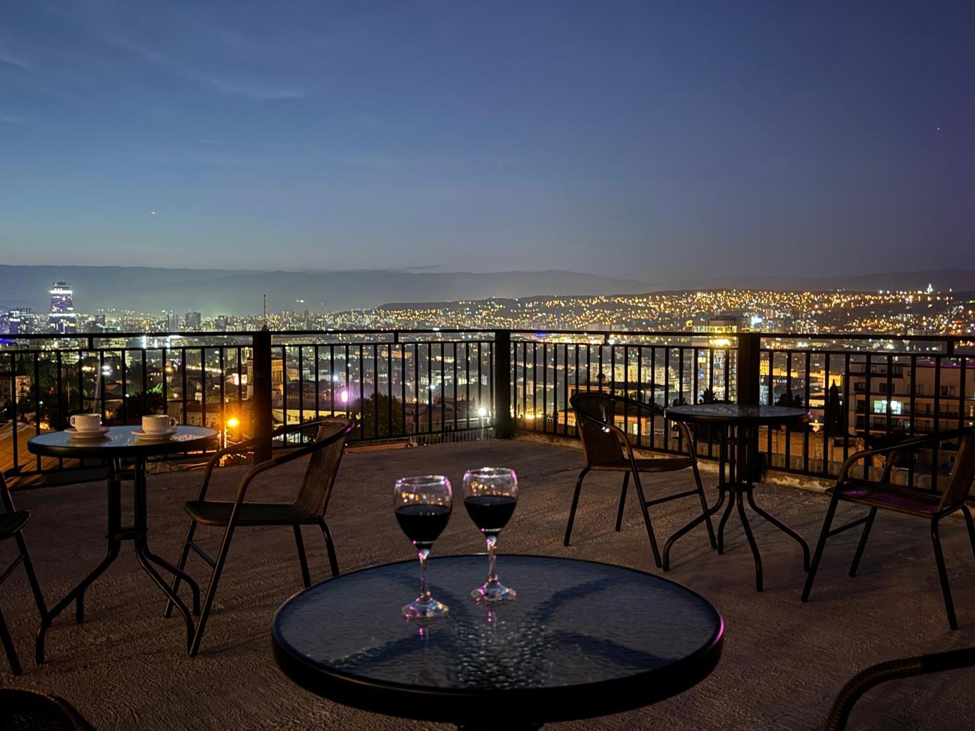 Brothers Apartments With Terrace In Old Tbilissi Extérieur photo