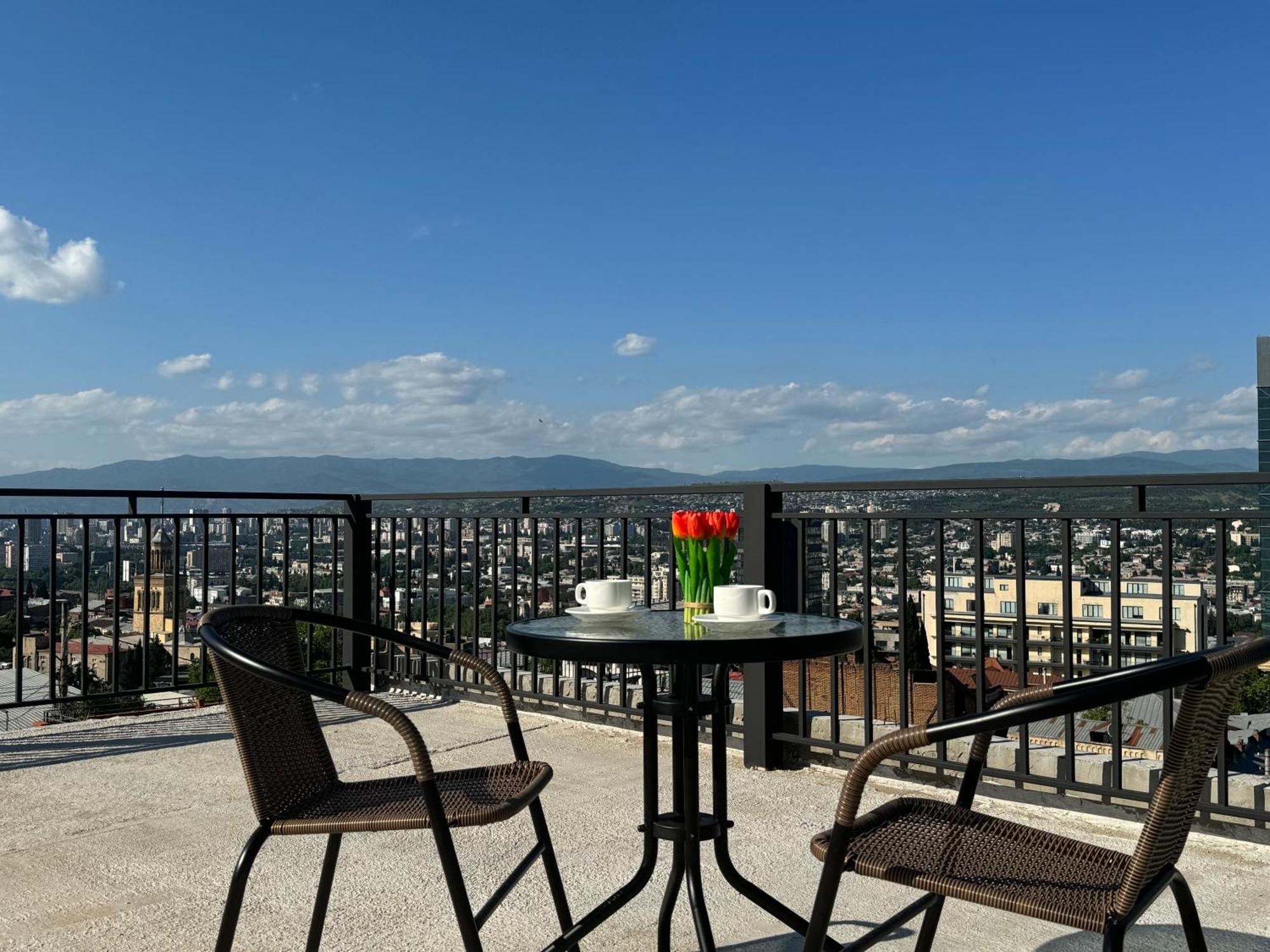 Brothers Apartments With Terrace In Old Tbilissi Extérieur photo